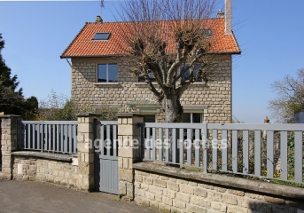 Maison_ERAGNYVILLAGE_499900.pdf