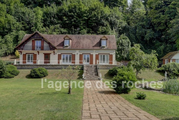 LONGERE_ERAGNY_460000.pdf